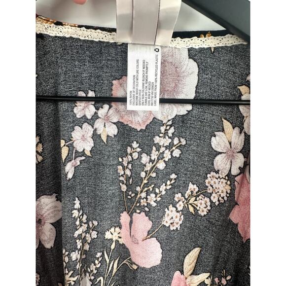 Knox Rose Boho Black and Red Floral Tassel Kimono Size Medium Large - Picture 5 of 9